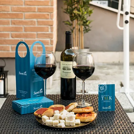 爱德梵蒂冈套房酒店