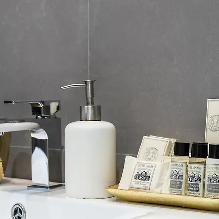 爱德梵蒂冈套房酒店 公寓 *