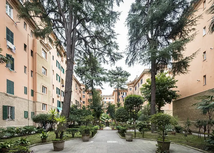 爱德梵蒂冈套房酒店 *